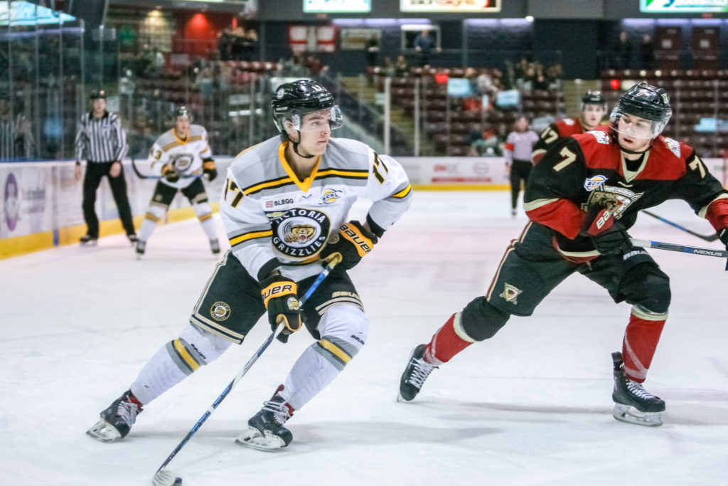 Victoria Grizzlies pick up first win | Victoria Grizzlies