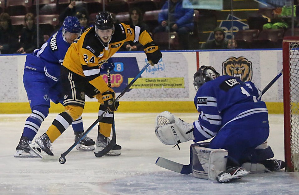 Penticton Vees earn overtime win against the Nanaimo Clippers - BCHL 